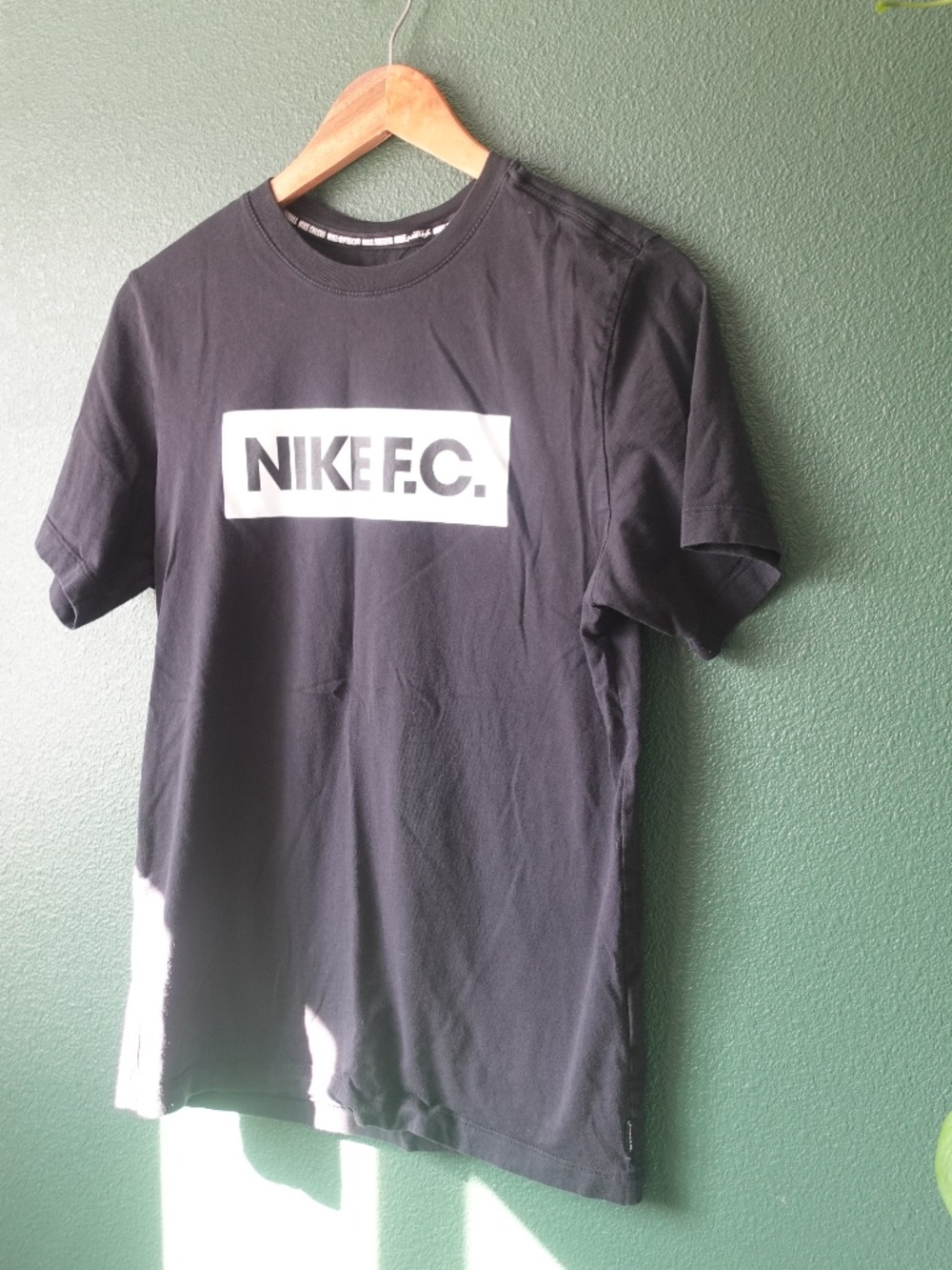 Nike F.C. T-Shirt in black cotton